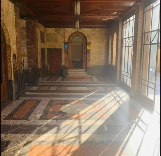 Station Group - Via Sammartini 15 Guest house 4*