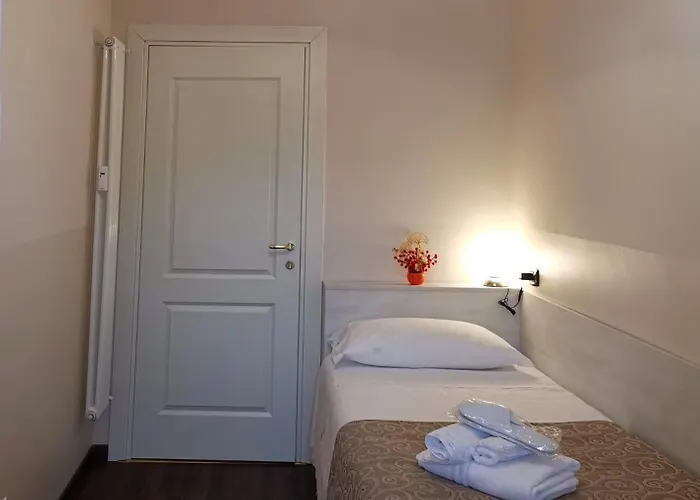 Guest house Station Group - Via Sammartini 15 Milan